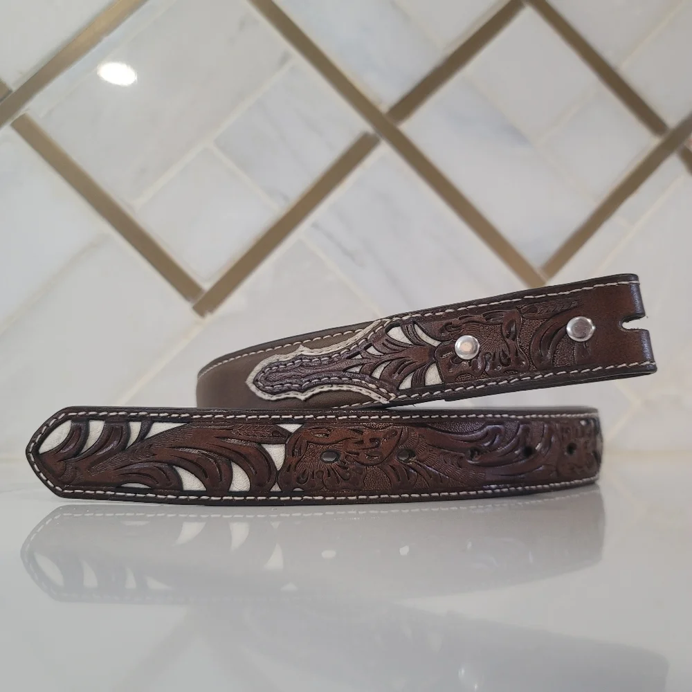 Nocona tooled leather blend belt 31
